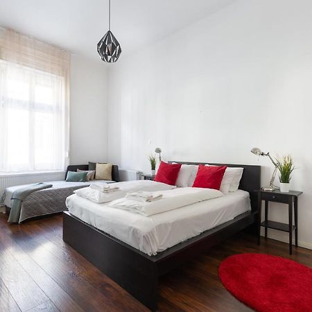 Red Dot One - New Unit In Heart Of Jewish Quarter Apartment Budapest Luaran gambar