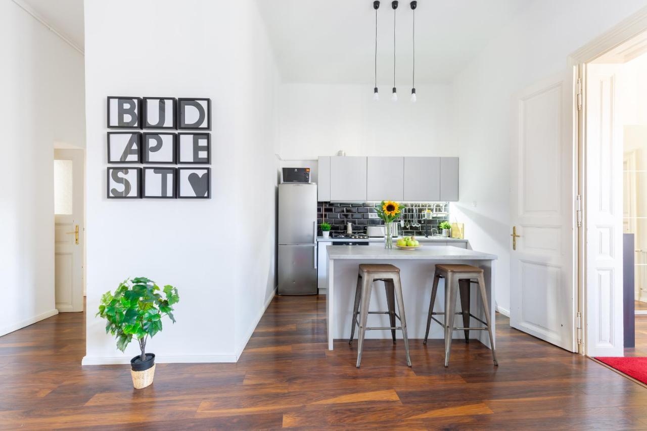 Red Dot One - New Unit In Heart Of Jewish Quarter Apartment Budapest Luaran gambar