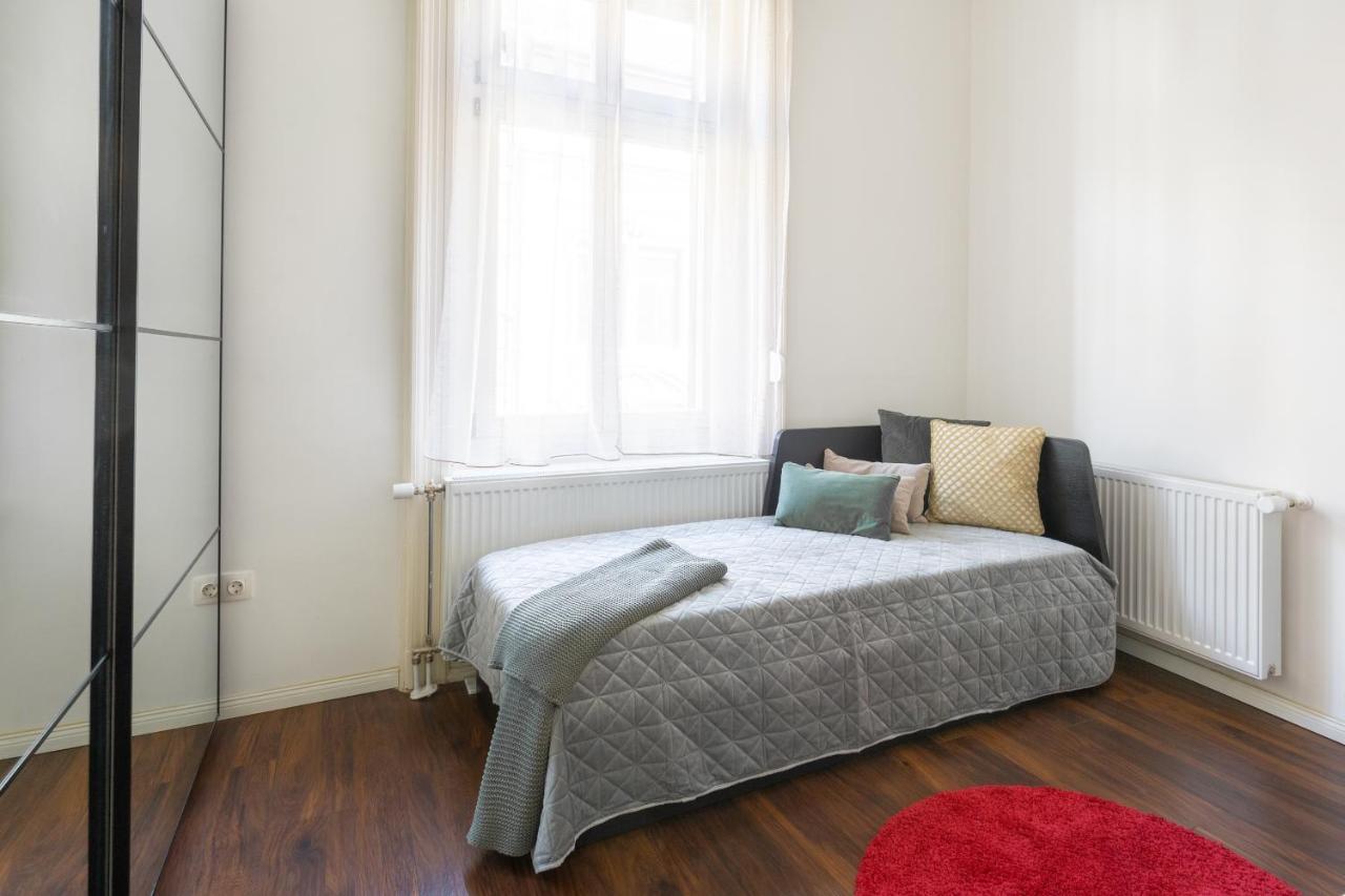Red Dot One - New Unit In Heart Of Jewish Quarter Apartment Budapest Luaran gambar